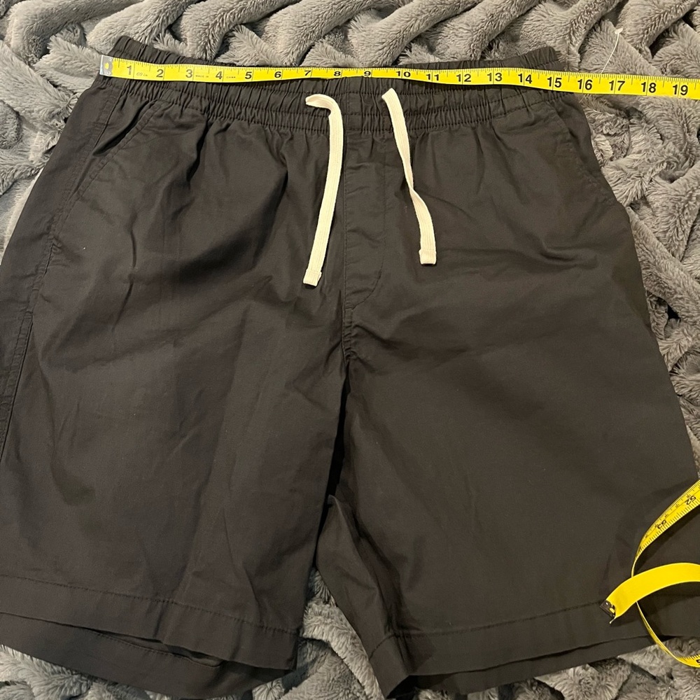 Old Navy Black Men's Shorts - Picture 7 of 8